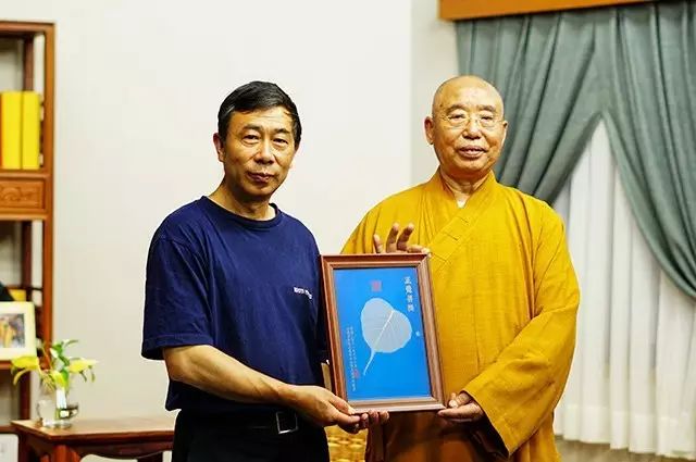 The president of CCCTV Peng Liangjian visited Zhengjue Monastery