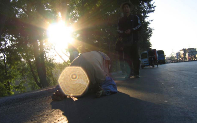 Report of a 800-km pilgrimage to Wutai Mountain by performing three-step-one-prostration(II)