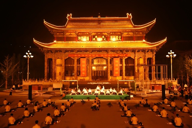 正觉寺隆重举办烛光音乐茶会暨燃灯祈福法会