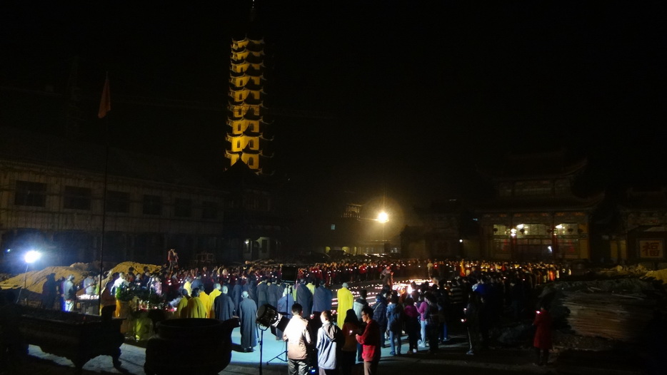 10月6日 结营晚会燃灯祈福